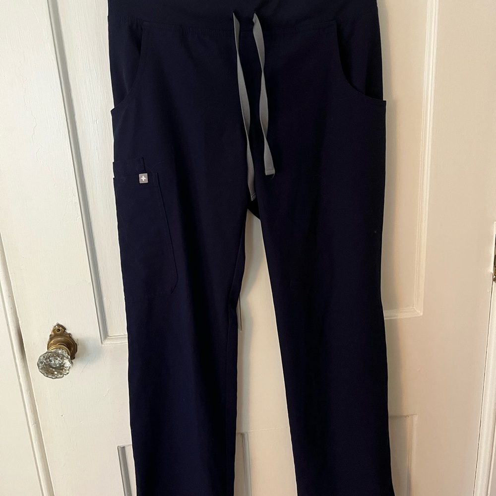 Figs Kade Cargo scrub pants- Navy blue